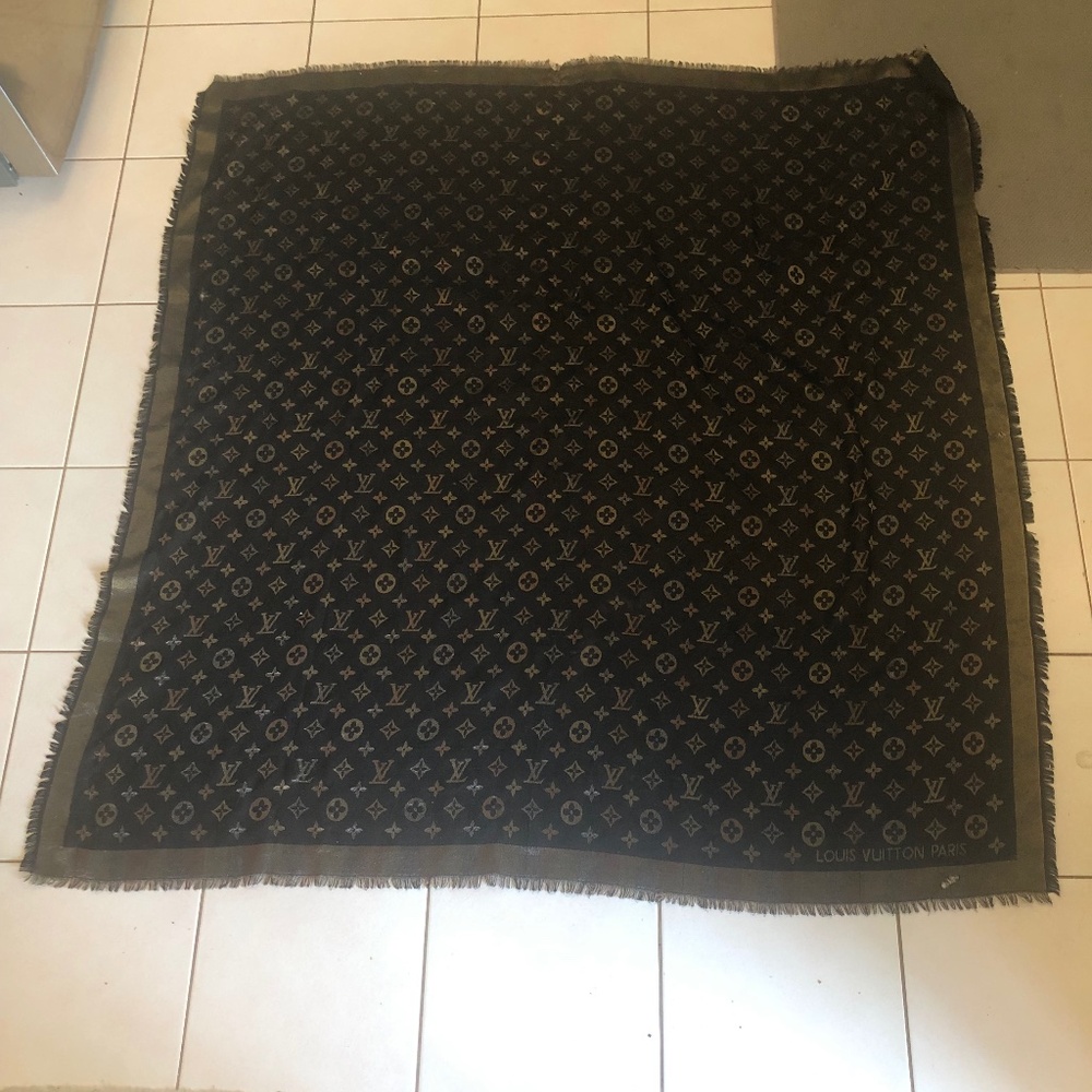 Louis Vuitton monogram shine shawl/wrap
